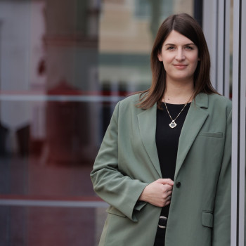 Portraitfoto Julia Wiederschwinger