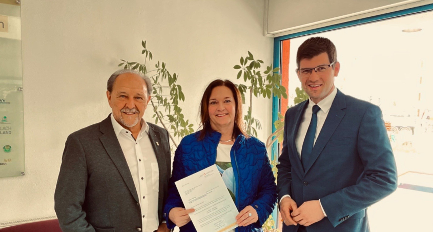 Am Foto von links nach rechts: Bgm. Josef Haller, Melanie Köfeler (LAG- und Regionalmanagerin) LH-Stv. Martin Gruber